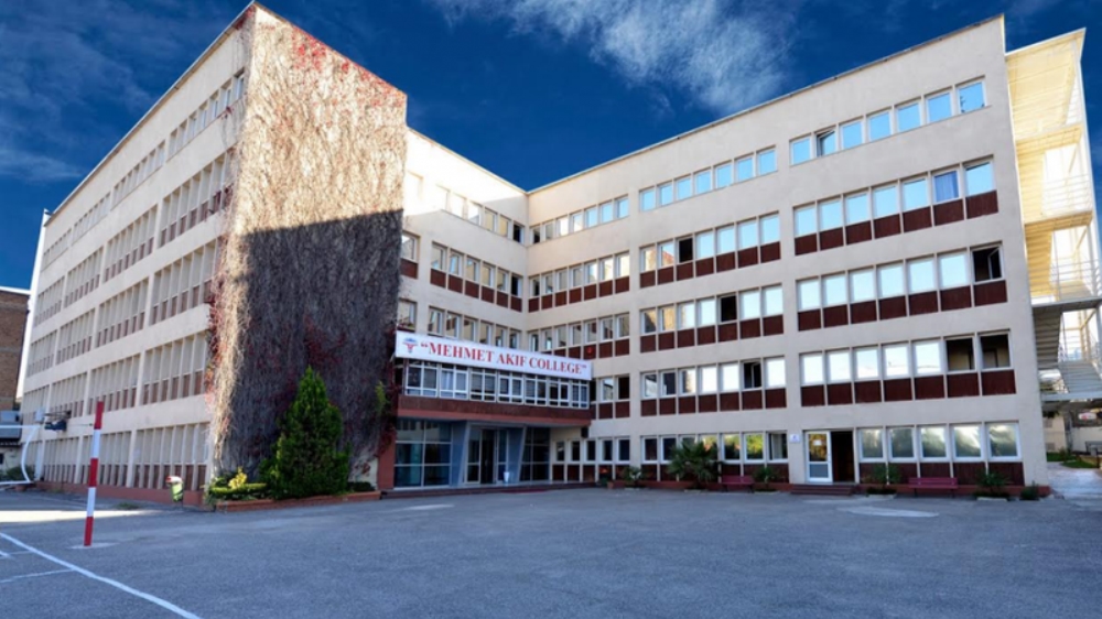 Qeveria mbyll gjimnazin Turk ne Tirane, cfare ndodh me nxenesit e regjistruar